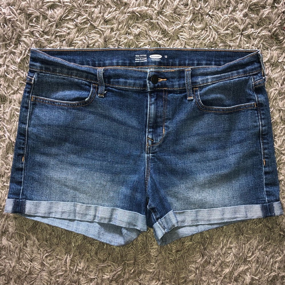 Old Navy Semi Fitted Shorts, Size 12